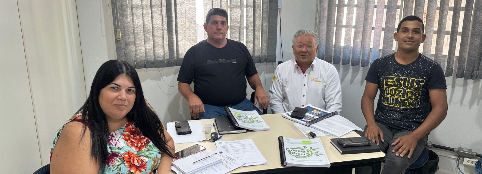 PREFEITURA RECEBE RELATÓRIO FINAL DO CURSO DE CAPACITAÇÃO DOS COOPERADOS DA COOPER-PRACI 