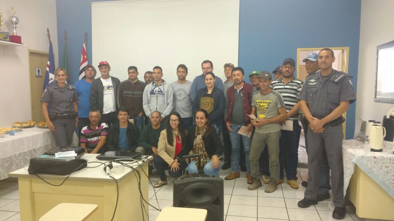 TREINAMENTO SOBRE ARBORIZAÇÃO URBANA