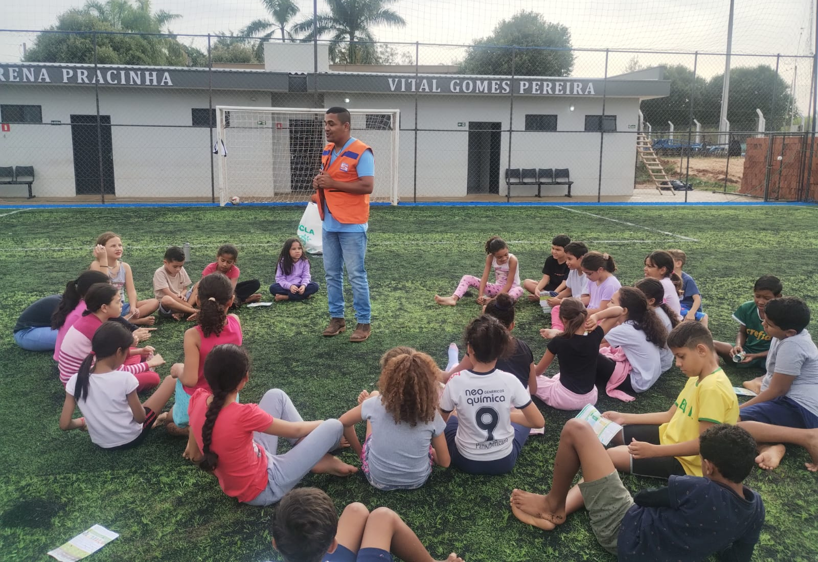 A Coordenadoria Municipal de Proteção e Defesa Civil (COMPDEC) de Pracinha/SP promoveu mais uma ação do programa Defesa Civil nas Escolas.